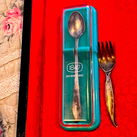Vintage 1847 Rogers Bros. Spoon and Infant fork - Picture 1 of 7